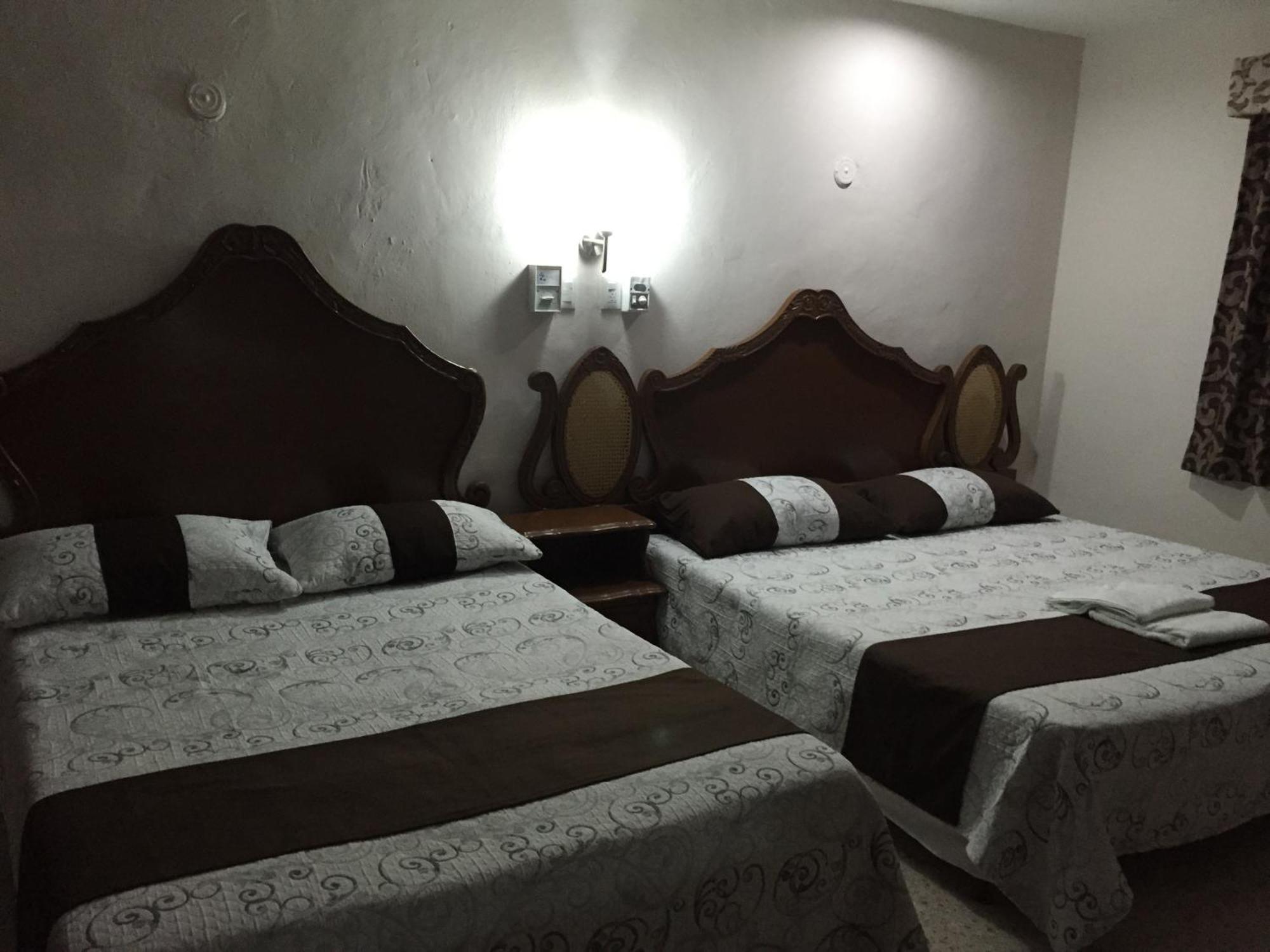 Hostal Kin-Beh Pansiyon Valladolid  Dış mekan fotoğraf